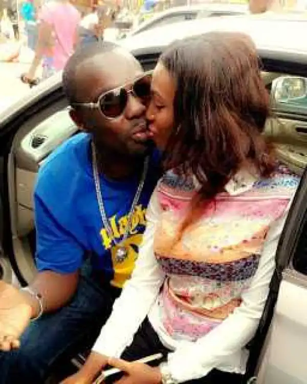 Actor Yomi Fabiyi Kiss Female Fan He Met At A Bus Stop [Photos]